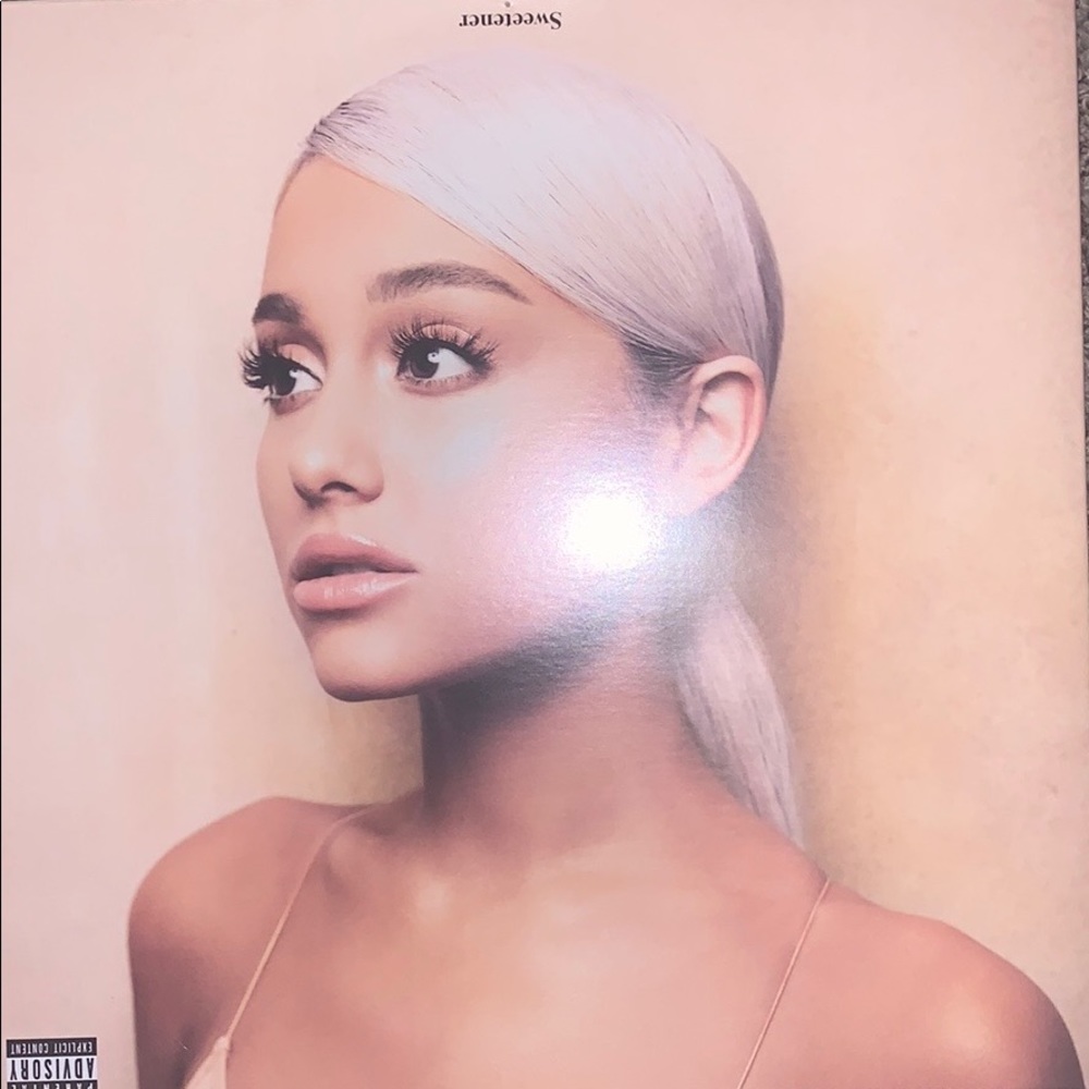 ARIANA GRANDE SWEETENER ALBUM